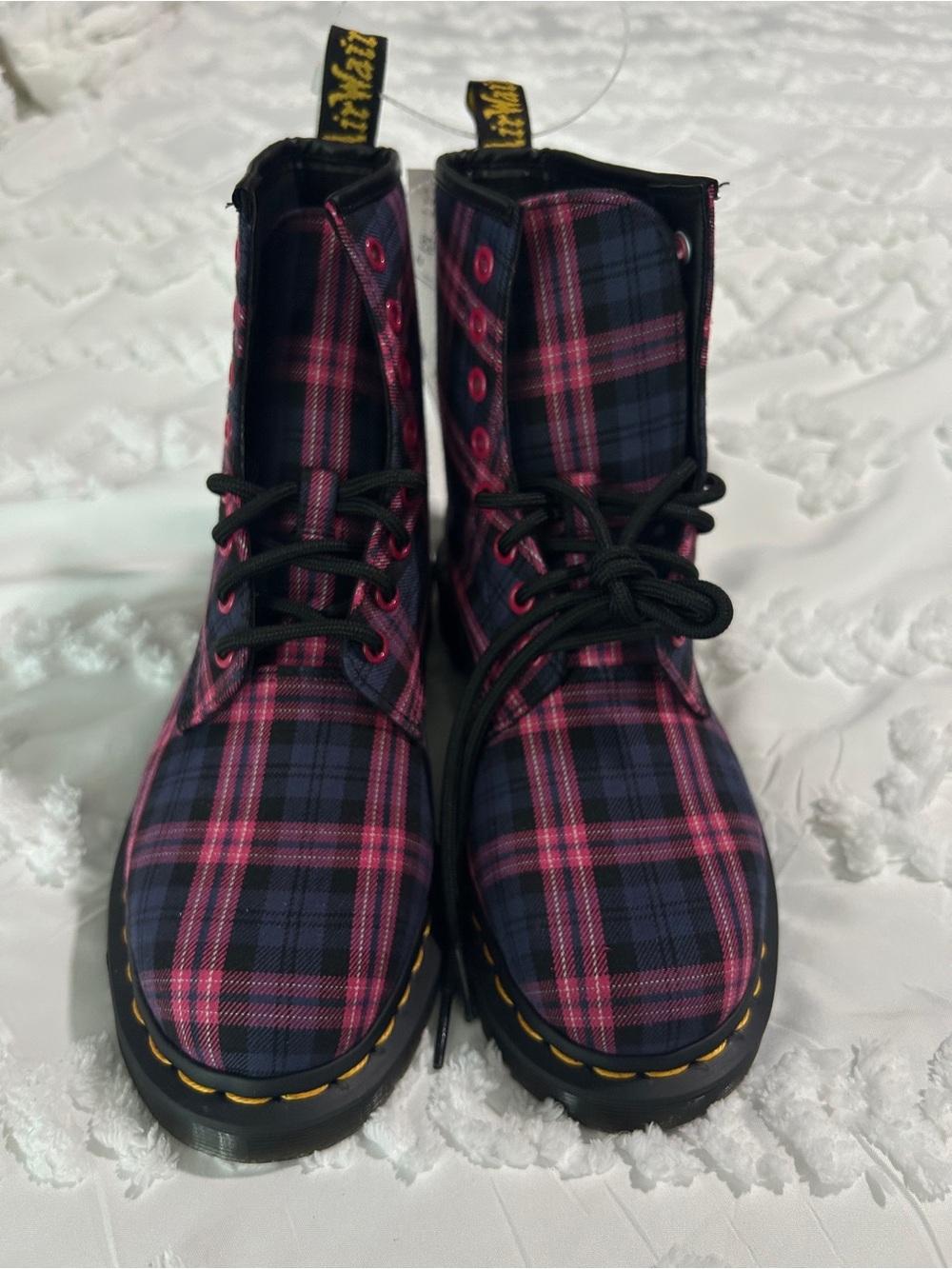 NWT Dr. Martens 1460 TARTAN Lace Up Boots Pink Navy Plaid W7